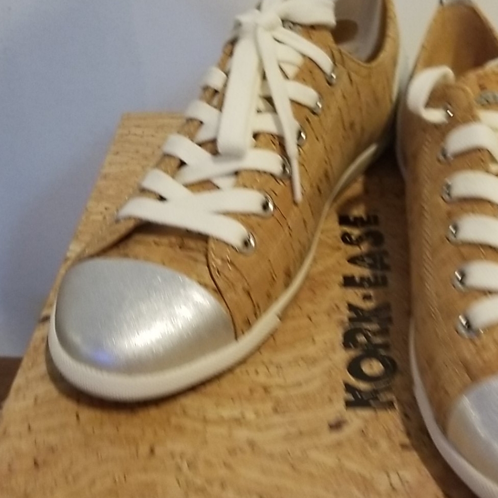Brand new kork ease sneakers